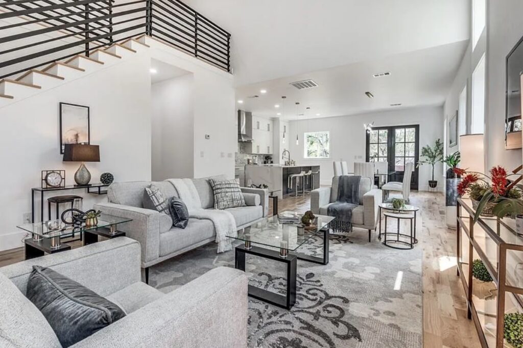 STAGING VS. DECORATING: UNDERSTANDING THE DIFFERENCE