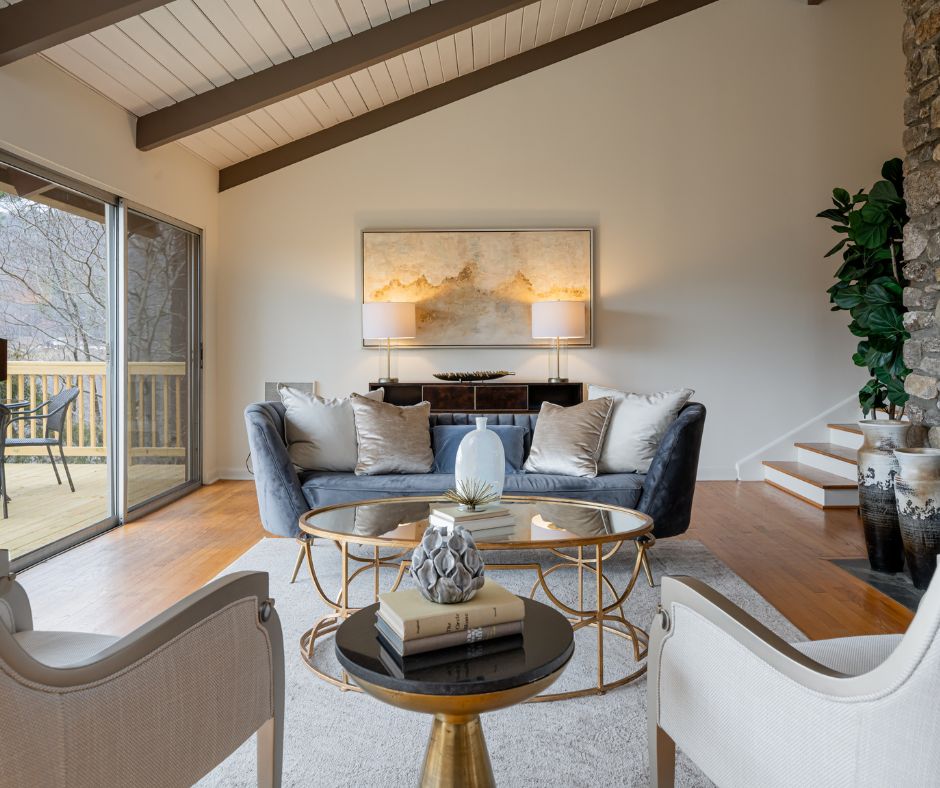 STAGING VS. DECORATING: UNDERSTANDING THE DIFFERENCE