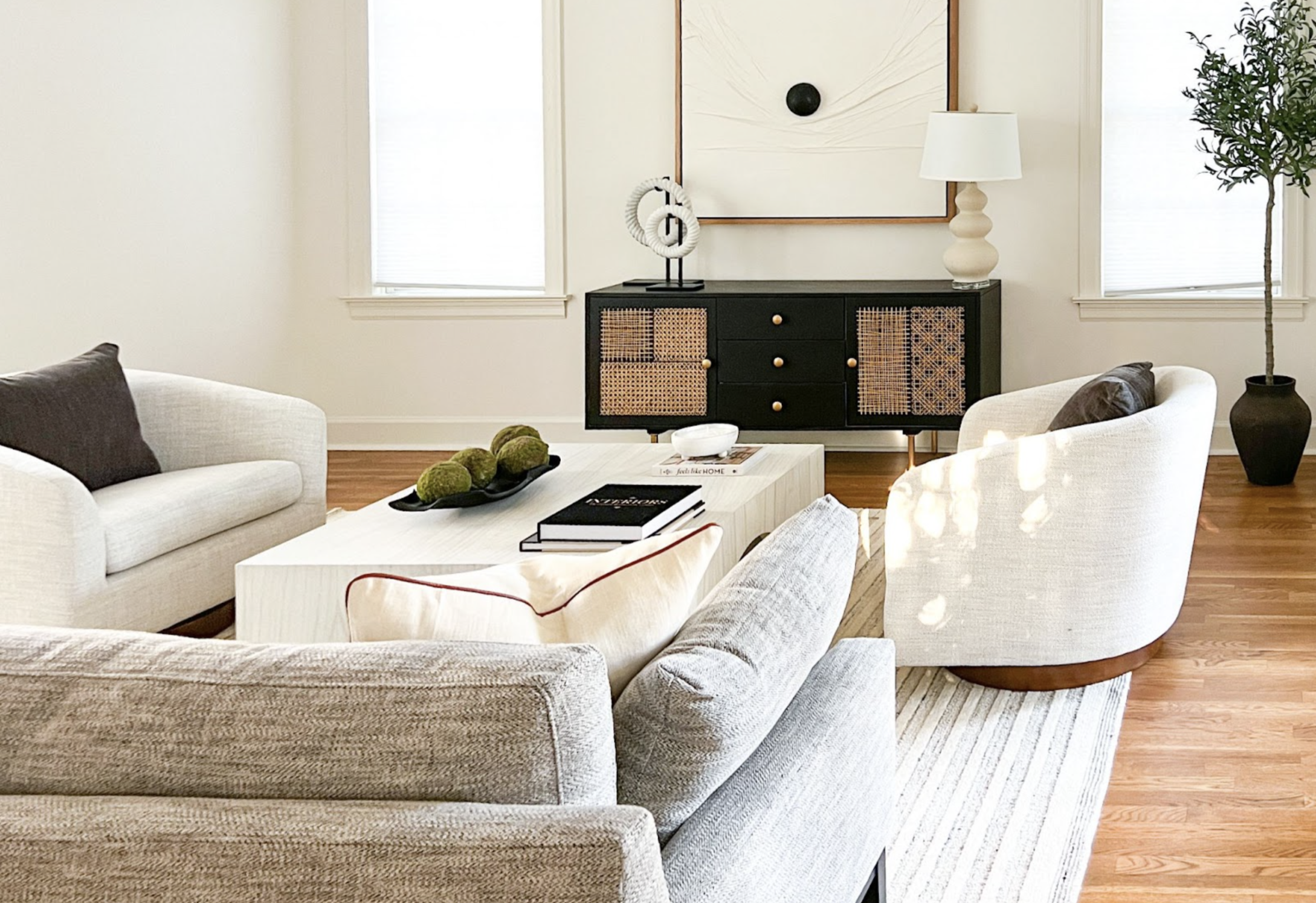 Who Pays for Luxury Home Staging? 
